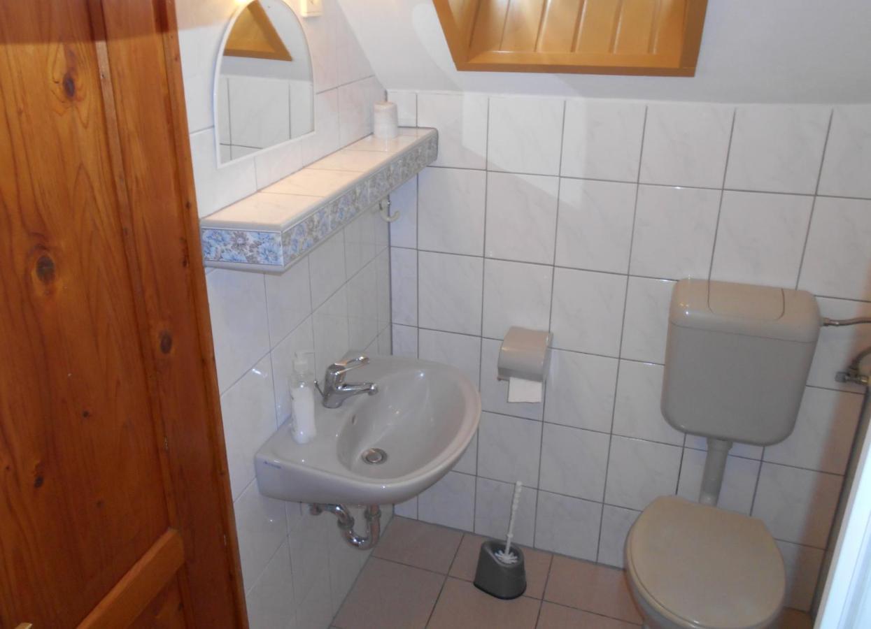 Árpád Panzió Acomodação com café da manhã Győr Exterior foto